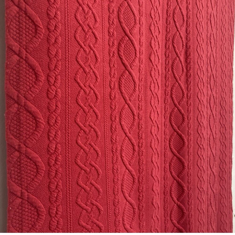 Red Cable Knit Baby Blanket Thin and Soft Unknown Brand 29 X 39” Twists Braids D